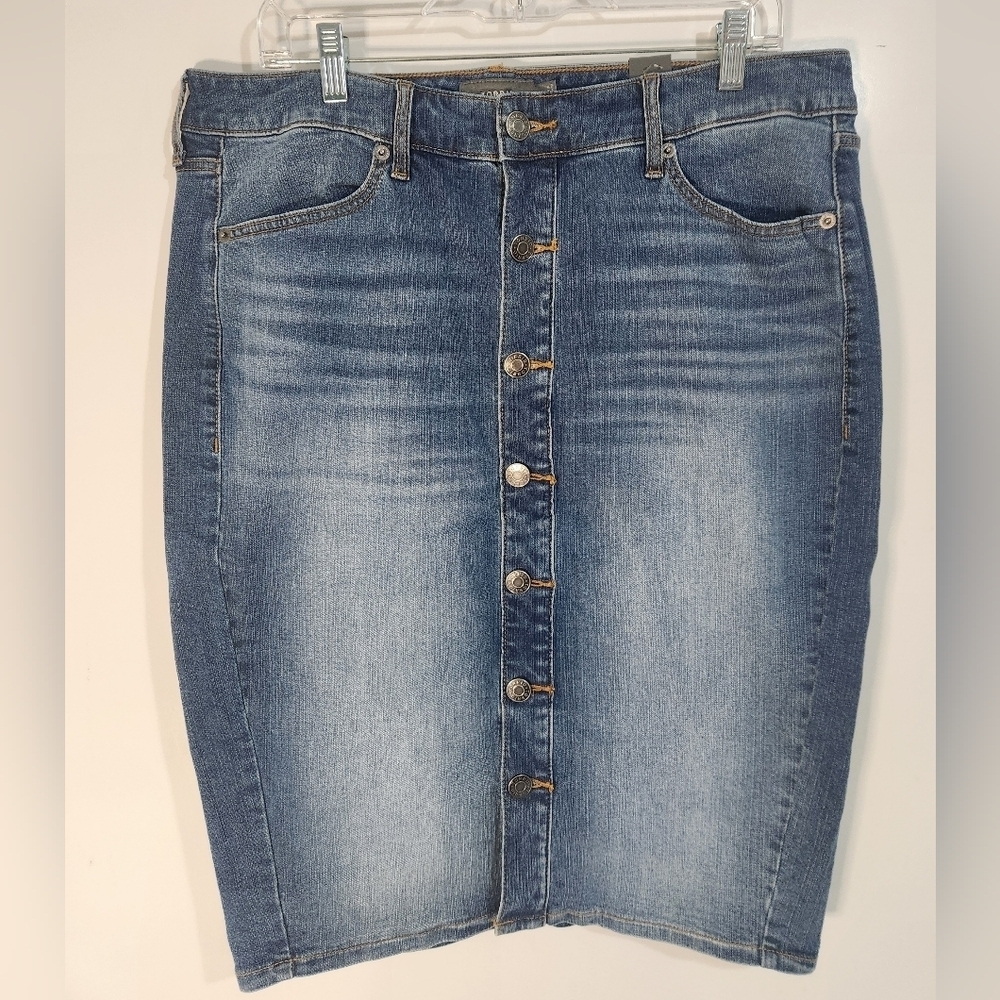 NWT, Denim Button-Front Skirt, Size 12